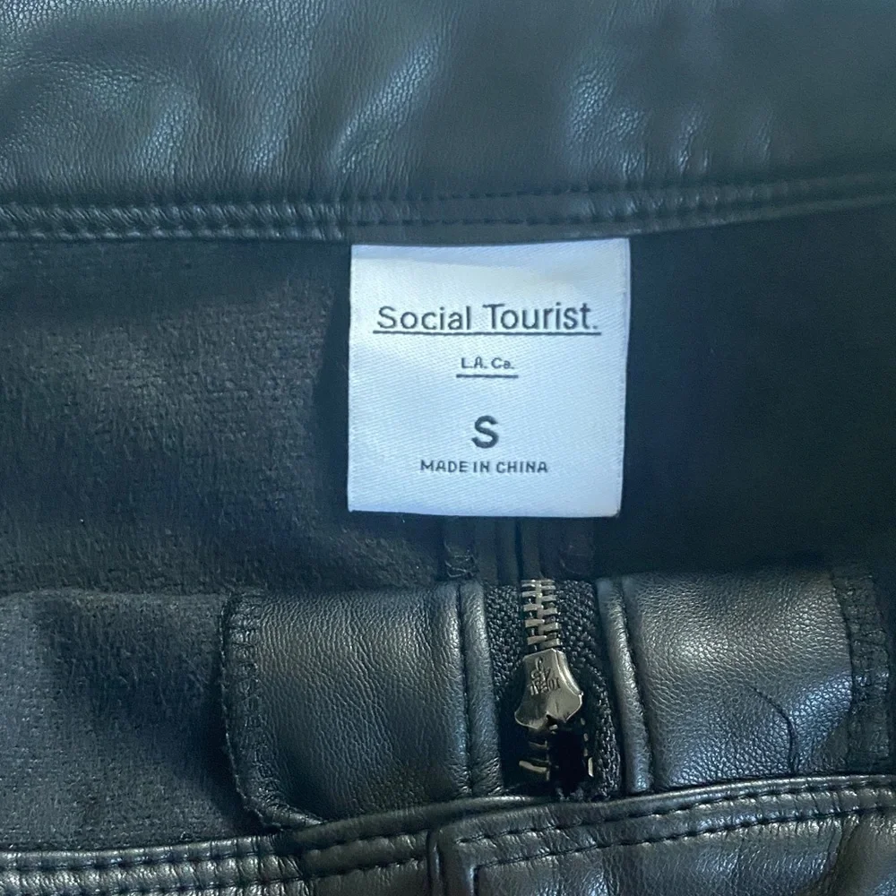 Social Tourist Black Faux Leather Mini Skirt - Picture 3 of 8